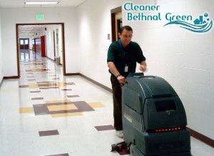 floor-cleaning-with-machine-bethnal-green